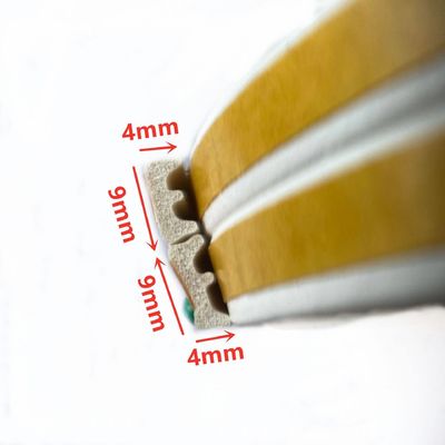 100%PP Đồi chiều cao 25mm chiều rộng 50mm Khóa cửa Găng cao su cho cửa sổ và cửa sổ nhôm