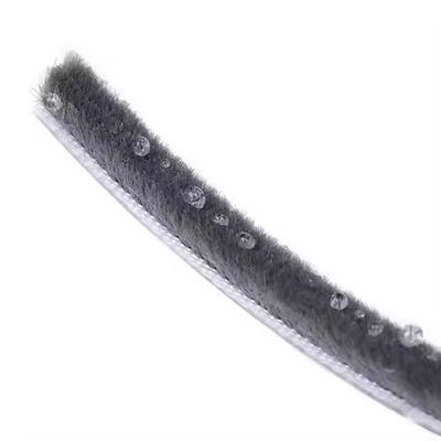 Thiết kế hiện đại Phòng hộ gia đình Door Brush Weatherstripping Grey Silicon Wool Pile 7 * 6mm Kích thước Antidust Window Seal Strip Đa năng