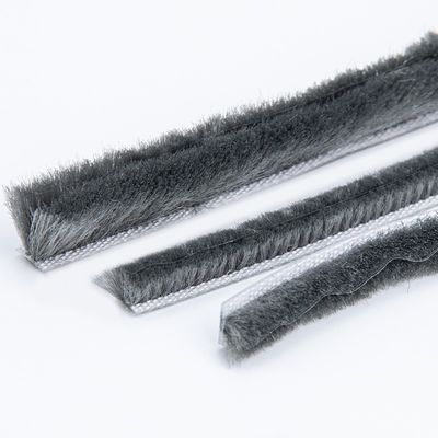 Phong cách thiết kế hiện đại 100%PP Wool Pile Weather Strip cho cửa và cửa sổ nhôm