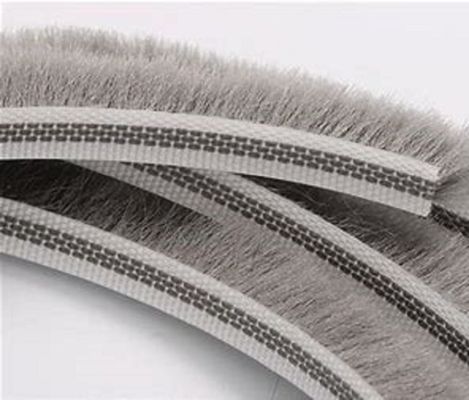 3-25mm Đồi chiều cao cửa niêm phong Dải thiết kế hiện đại với chiều rộng 3-50mm và Apposite Wool Weather Stripping